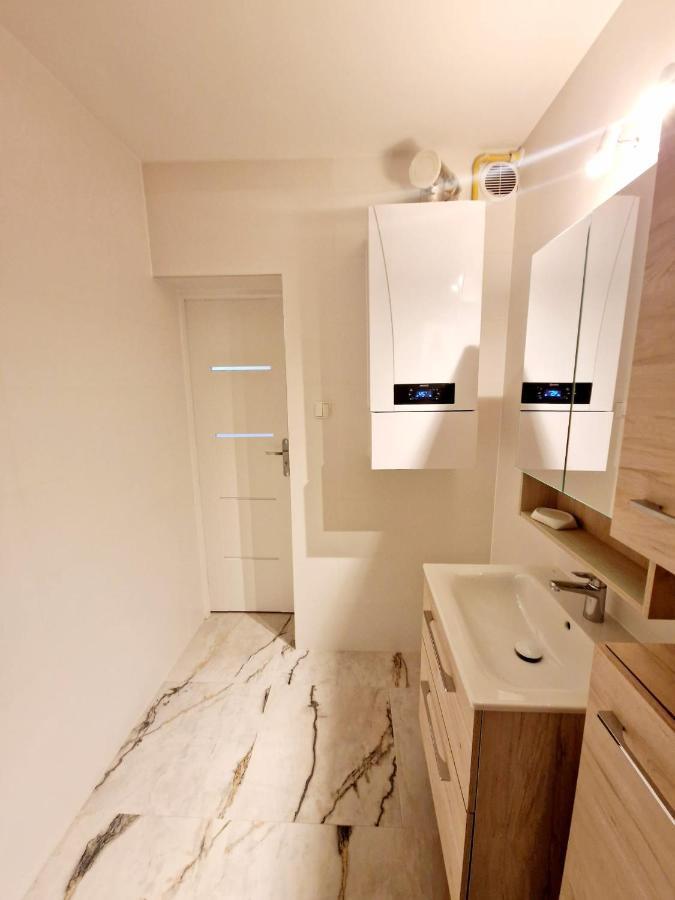 Apartament Przy Deptaku เยเลเนียกูรา ภายนอก รูปภาพ